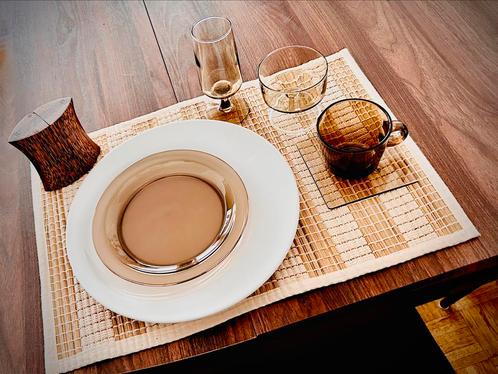 Lot d’art de la table – style vintage fumé, Huis en Inrichting, Keuken | Servies, Zo goed als nieuw, Glas, Ophalen