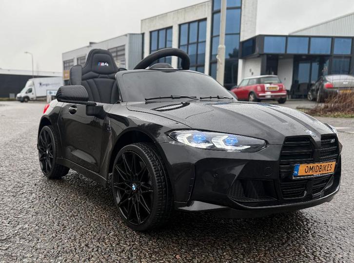 BMW M4 12v zwart Afstands. - Bleutooth - Led - Leder - Rubb!, Kinderen en Baby's, Speelgoed | Buiten | Voertuigen en Loopfietsen