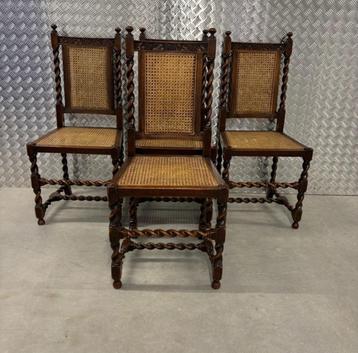 Set ( 4) 'Barley Twist'' sierlijke eiken eetkamer stoelen beschikbaar voor biedingen