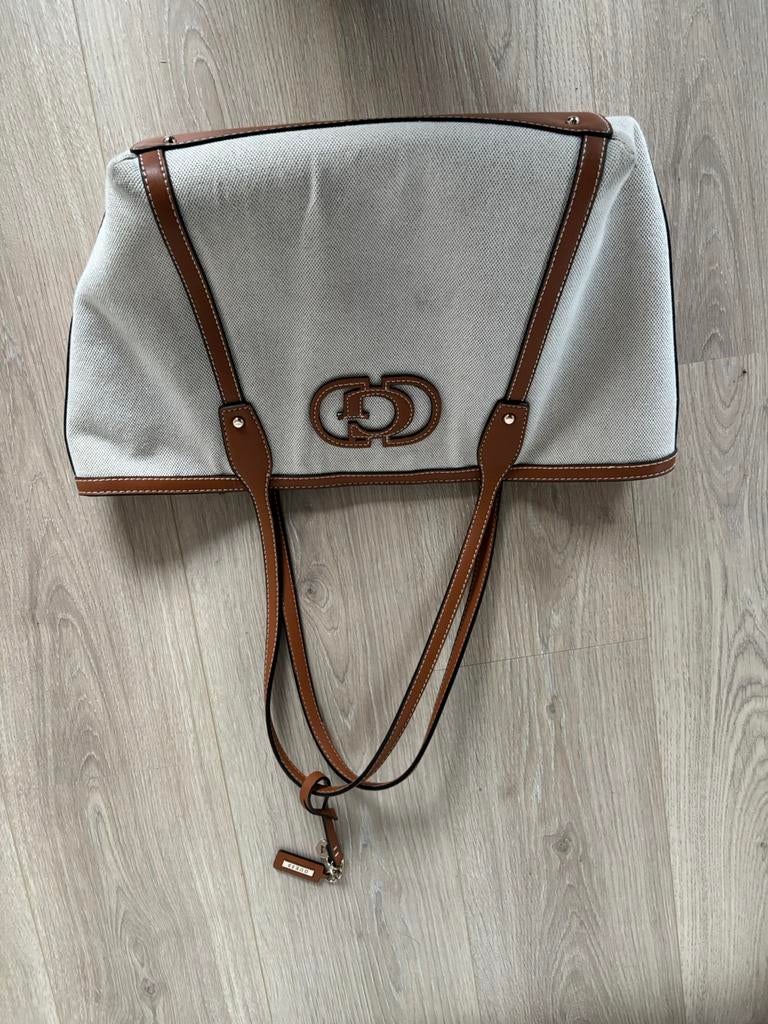 Handtas guess, Handtassen en Accessoires, Tassen | Damestassen, Ophalen, Zo goed als nieuw, Handtas