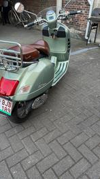 Vespa gtv 250, Fietsen en Brommers, Ophalen, Zo goed als nieuw