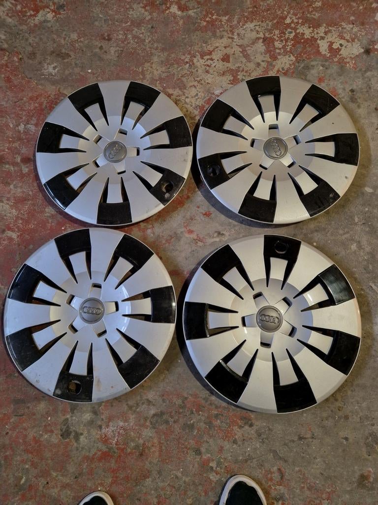 4 enjoliveurs audi 16 pouces très rare, Ophalen of Verzenden, Zo goed als nieuw