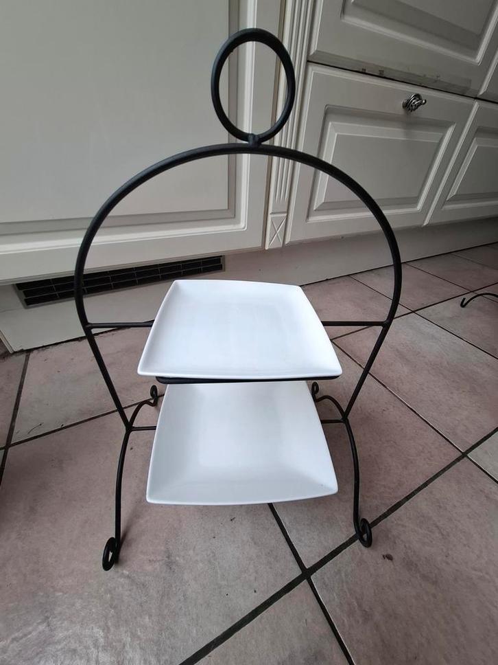Stijlvolle etagère met 2 vierkante borden, Huis en Inrichting, Keuken | Servies, Zo goed als nieuw, Bord(en), Porselein, Ophalen