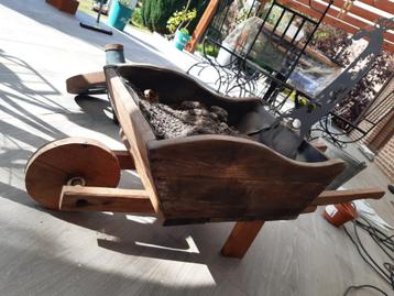 Brouette décorative de jardin                                beschikbaar voor biedingen