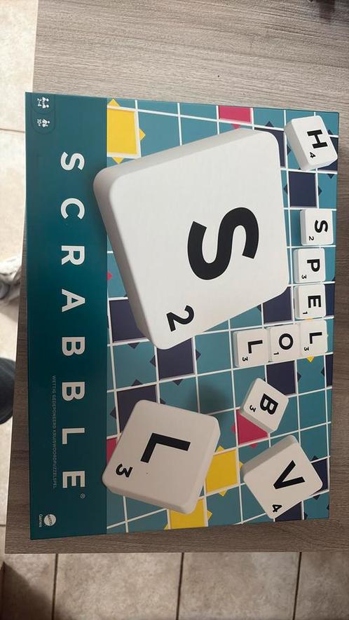 8 Gezelschapspelen, Hobby en Vrije tijd, Gezelschapsspellen | Bordspellen, Zo goed als nieuw, Drie of vier spelers, Ophalen