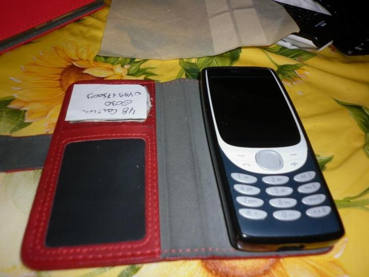 NOKIA 8210 4G double sim + housse, Telecommunicatie, Mobiele telefoons | Nokia, Gebruikt, Zonder abonnement, Zonder simlock, Klassiek of Candybar