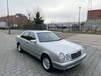 Mercedes - Benz E220 Elegance Automaat 135.000km's (carpass), Auto's, Automaat, 4 deurs, Zwart, 4 cilinders
