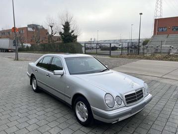 Mercedes - Benz E220 Elegance Automaat 135.000km's (carpass) beschikbaar voor biedingen