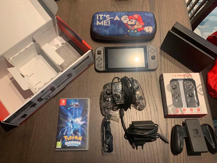NINTENDO SWITCH 1 COMPLÈTE + accessoires, Games en Spelcomputers, Spelcomputers | Nintendo Switch, Zo goed als nieuw, Switch 2019 Upgrade
