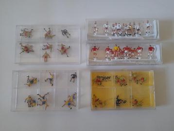 Football miniature : 5 équipes ! Merten Preiser, Enlèvement ou Envoi, Comme neuf, 1:50 ou moins, Personnage ou Figurines