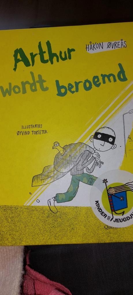 Håkon Øvreås - Arthur wordt beroemd, Boeken, Kinderboeken | Jeugd | onder 10 jaar, Zo goed als nieuw, Ophalen of Verzenden