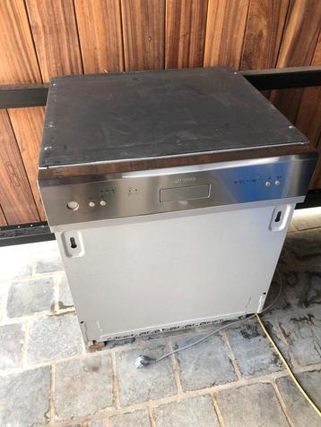 Vaatwasmachine Smeg beschikbaar voor biedingen