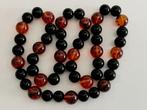 Mooie Zwart met Amber Kleurig Bakeliet - Catalin Ketting, Handtassen en Accessoires, Antieke sieraden, Verzenden, Ketting