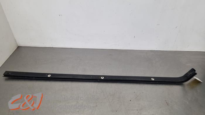 Schuifdeurrail links van een Opel Vivaro, Auto-onderdelen, Carrosserie, Opel, Gebruikt, 3 maanden garantie, Ophalen of Verzenden