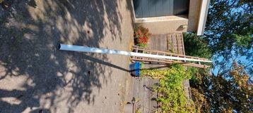 Vlaggenmast 700 cm met kantelbare grondplaat beschikbaar voor biedingen