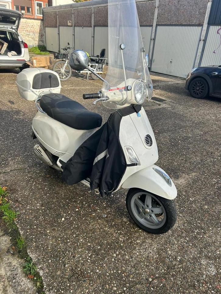 VESPA LX125/ Année 2014, Vélos & Vélomoteurs, Vélomoteurs & Scooters bridés, Utilisé, Vespa, Essence, Enlèvement