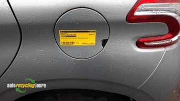 Tank Klep van een Peugeot 208 (EZR) beschikbaar voor biedingen