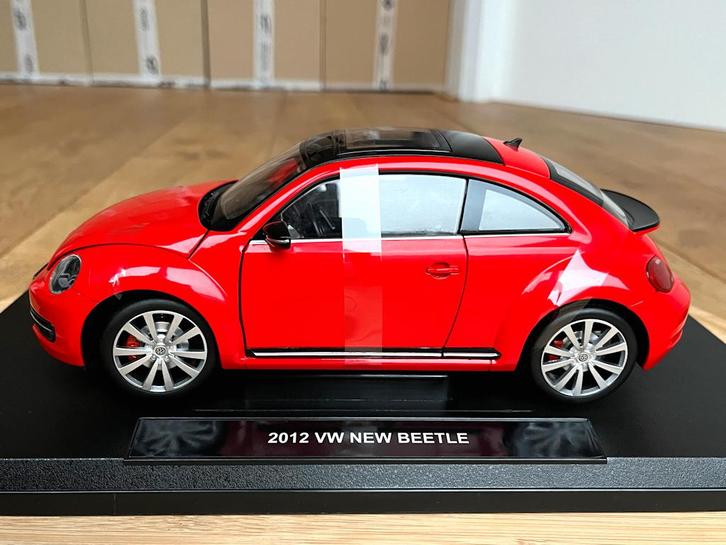Volkswagen Beetle 2011-2016 nieuw in doos ovp VW 1:18 Welly, Hobby & Loisirs créatifs, Voitures miniatures | 1:18, Neuf, Voiture