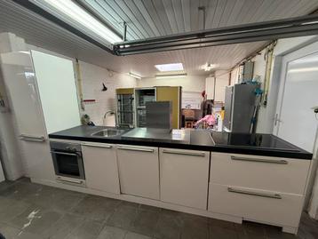 Keuken compleet beschikbaar voor biedingen