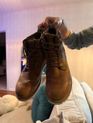 Bottines brunes à lacets beschikbaar voor biedingen