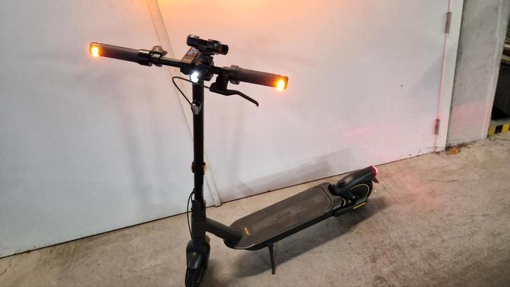 Segway Ninebot Max G2, Fietsen en Brommers, Steps, Zo goed als nieuw, Elektrische step (E-scooter), Ophalen