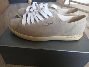 Prada sneakers maat 37.5 seude in prachtstaat!  beschikbaar voor biedingen