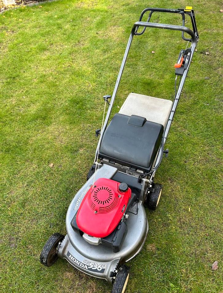 Honda hrd536c benzine grasmaaier., Tuin en Terras, Grasmaaiers, Zo goed als nieuw, Benzine-grasmaaier, 50 cm of meer, Opvangzak