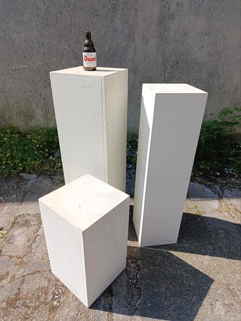 Sokkels uit Kunstgallerij +/-25 stuks, Huis en Inrichting, Woonaccessoires | Zuilen en Pilaren, Zo goed als nieuw, Ophalen