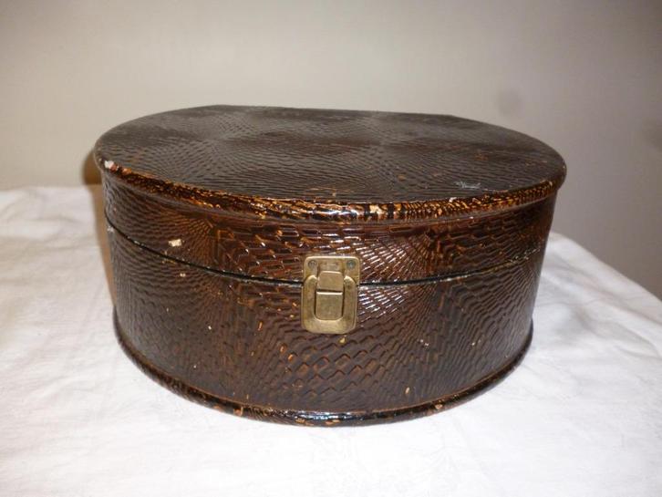 Coffret en bois couvert de carton genre croco boîte cadeau, Antiquités & Art, Curiosités & Brocante, Enlèvement ou Envoi