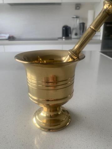 Vintage messing vijzel en stamper beschikbaar voor biedingen