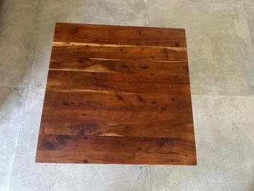 Houten salontafel met metalen frame – industrieel design beschikbaar voor biedingen