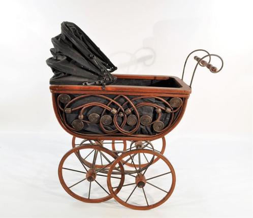 Te Koop: Sierlijke Vintage Poppenwagen – Perfect voor Verzam, Antiek en Kunst, Curiosa en Brocante, Ophalen of Verzenden