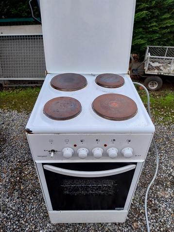 Elektrisch fornuis met oven 50cm  beschikbaar voor biedingen