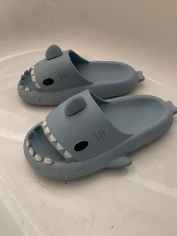 Chaussons Shark, Enlèvement ou Envoi, Porté, Bleu, Sandales de bain