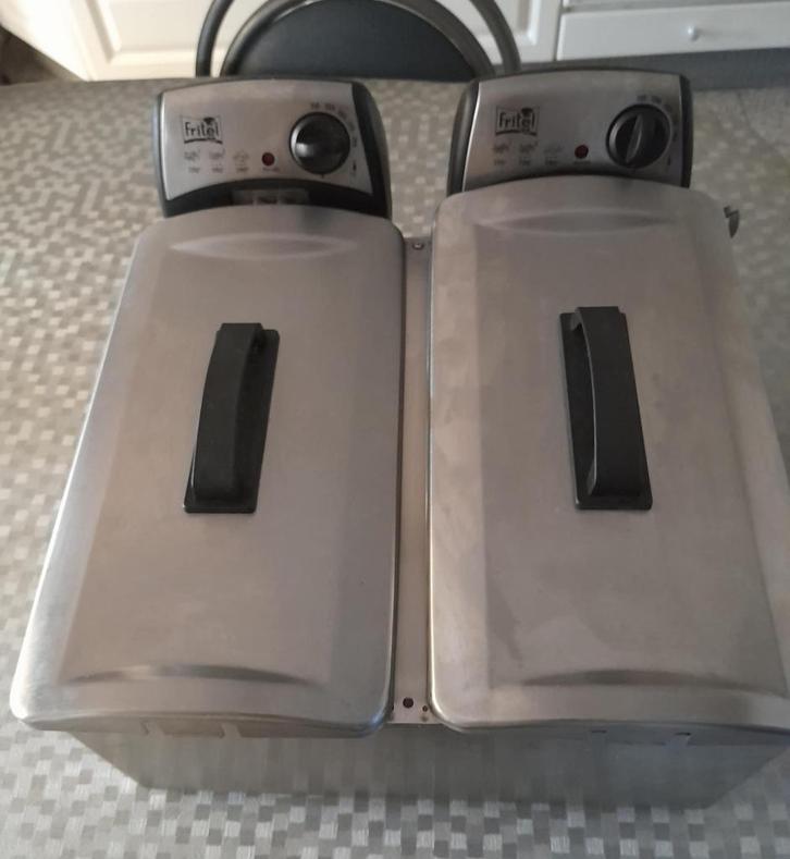 Dubbele friteuse van “Fritel FR1355”, Elektronische apparatuur, Frituurpannen, Gebruikt, 3 tot 4 liter, Duo-friteuse, Uitneembare binnenpan