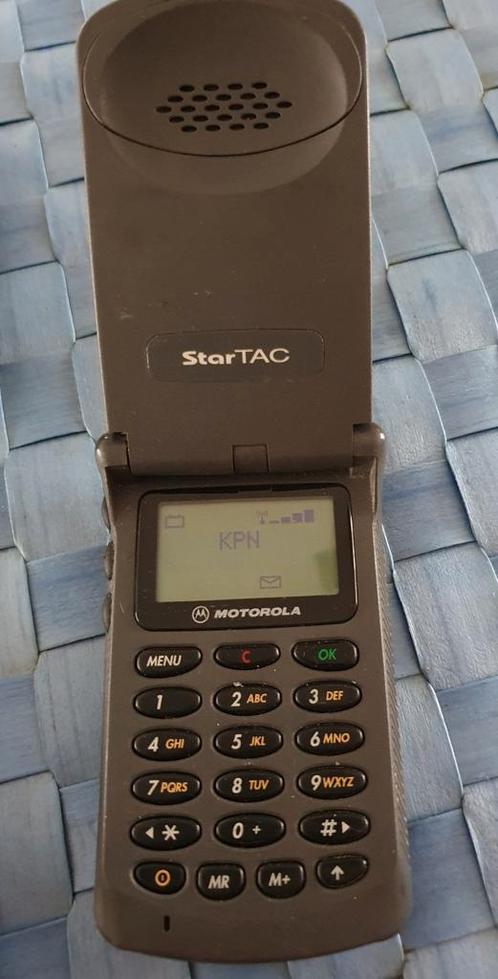 Mobile vintage Motorola StarTAC 80 GSM 2G double bande comme, Télécoms, Téléphonie mobile | Motorola, Comme neuf, Enlèvement ou Envoi