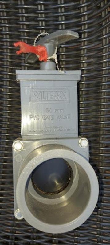 VALTERRA schuifkraan 50mm PLUS Kogelkraan 50mm beschikbaar voor biedingen