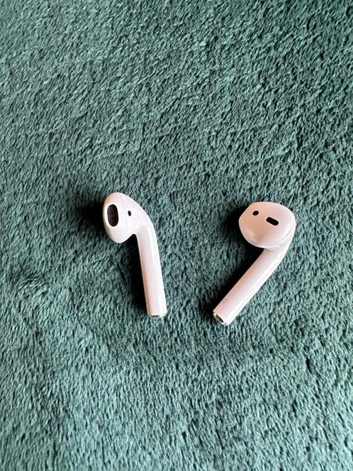 Airpods gen 2 Apple - abimés, Télécoms, Téléphonie mobile | Écouteurs, Ne fonctionne pas, Intra-auriculaires (Earbuds), Bluetooth