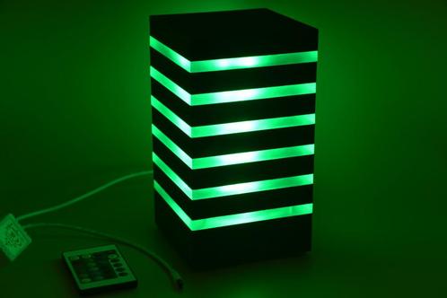 Lampe Design LED Cube RGB - Artisanat, Huis en Inrichting, Lampen | Tafellampen, Nieuw, Minder dan 50 cm, Hout, Overige materialen