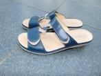 Slippers in leer in goede staat, Slippers, Blauw, Ophalen of Verzenden, Gedragen