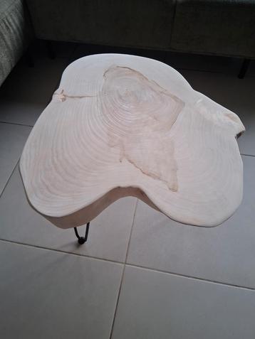 Grillige vorm salontafel  beschikbaar voor biedingen