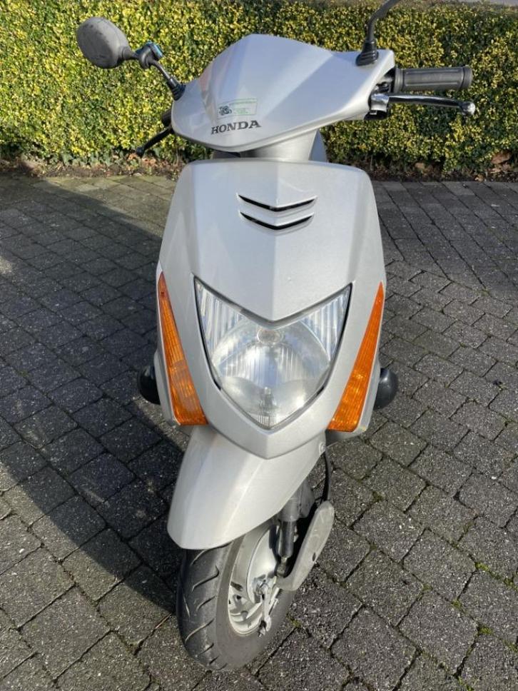 Honda Lead SCV100 bj.2004, Motoren, Motoren | Honda, Particulier, Scooter, 11 kW of minder, 1 cilinder, Minimaal motorrijbewijs A1