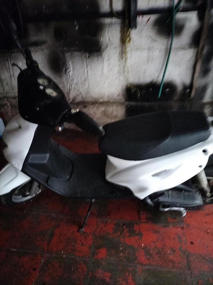 Trotinette, Vélos & Vélomoteurs, Vélomoteurs & Scooters bridés, Comme neuf, Enlèvement ou Envoi