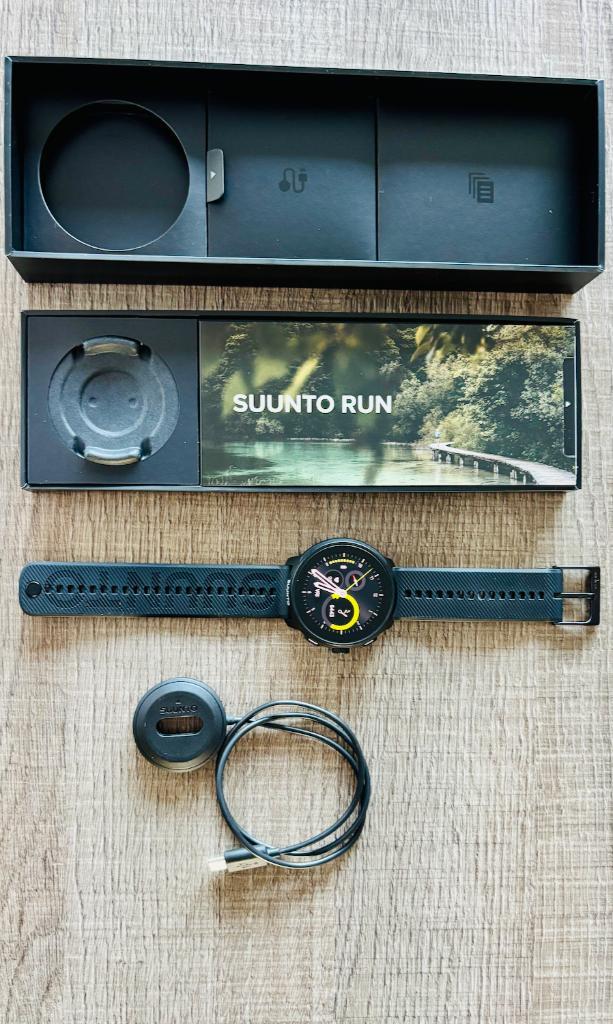 SUUNTO RUN sporthorloge - NIEUW!!, Handtassen en Accessoires, Sporthorloges, Nieuw, iOS, Zwart, Afstand, Calorieverbanding, Conditie