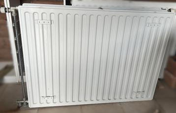 2x Radiator 105x81x11 beschikbaar voor biedingen