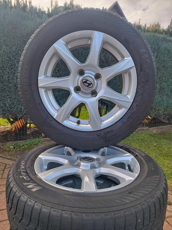 Winterbanden 185/65/R15 originele Hyundai i20/i10+sensoren, Auto-onderdelen, Banden en Velgen, Band(en), Winterbanden, 15 inch