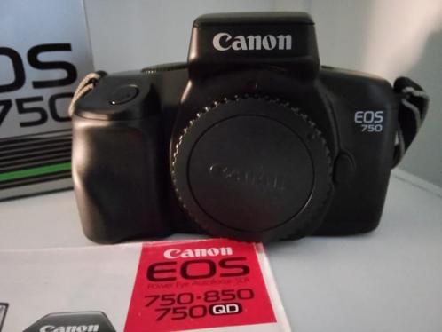 Canon EOS 750, in doos met handleiding - nieuwstaat, Audio, Tv en Foto, Fotocamera's Analoog, Zo goed als nieuw, Spiegelreflex