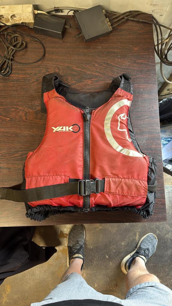 Zwemvesten, Watersport en Boten, Watersportkleding, Gebruikt, Dame of Heer, Ophalen