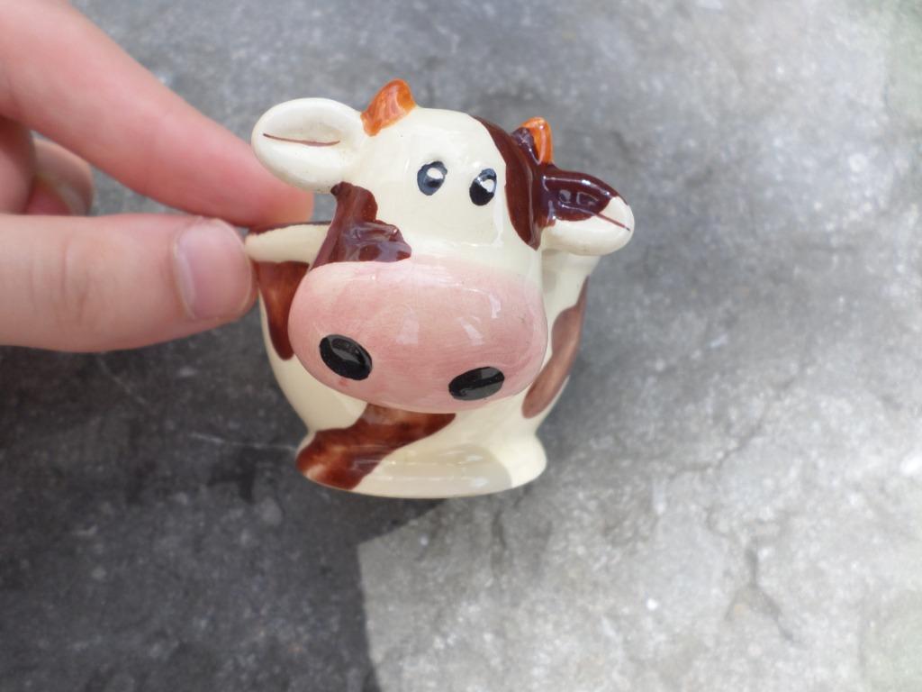 Coquetier en forme de vache brune, Collections, Enlèvement ou Envoi, Utilisé, Porcelaine, Autres types