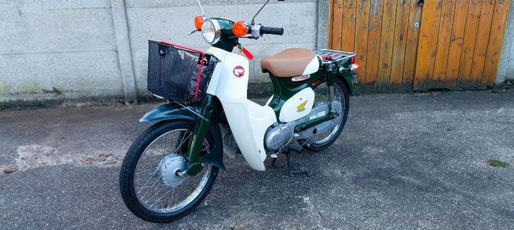 Honda Super Cub  50 , bijna nieuwstaat ., Fietsen en Brommers, Brommers | Honda, Zo goed als nieuw, Overige modellen, Klasse B (45 km/u)